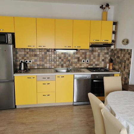 Apartman Ante Brela Exteriör bild