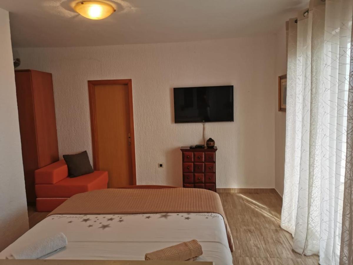 Apartman Ante Brela Exteriör bild