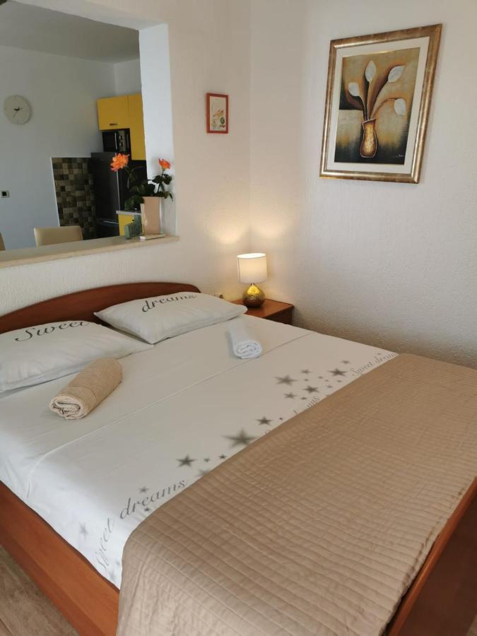 Apartman Ante Brela Exteriör bild